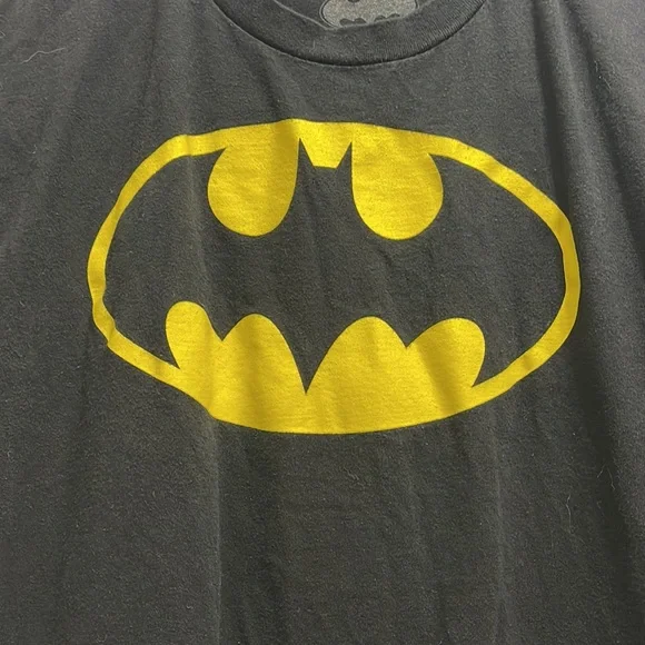 EUC. Boys Large Batman Tee - Picture 2 of 4